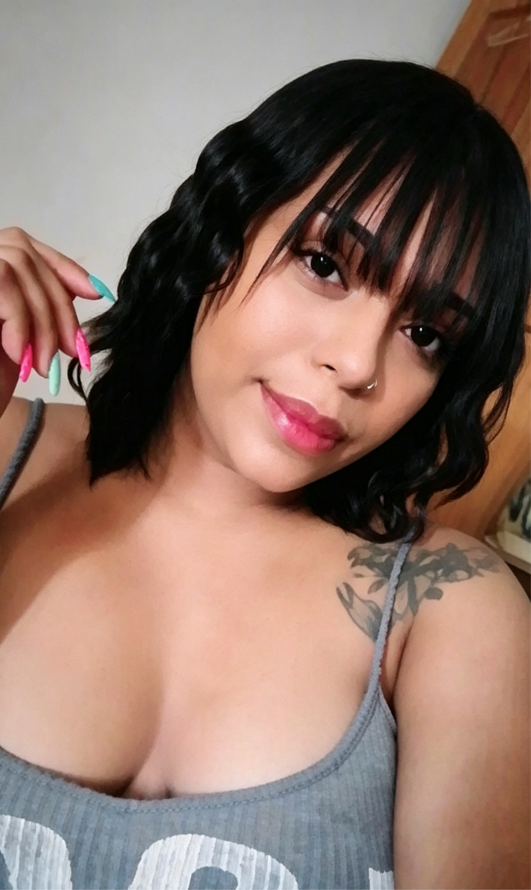 Reina, de Panamá, chica online en Dale Chat